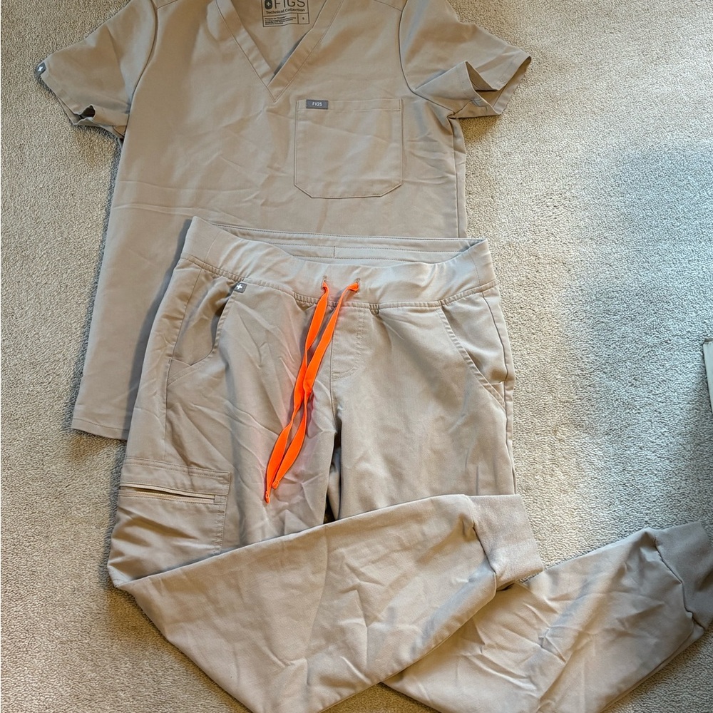 Women’s FIGS Khaki Technical Collection Scrub Set